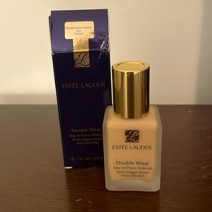 Estes Lauder Double wear makeup